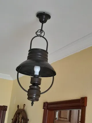 Lámpara de bronce estilo rústico