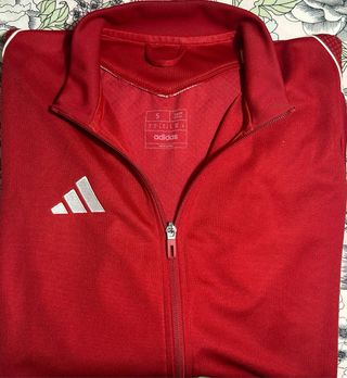 Chaqueta deportiva Adidas roja