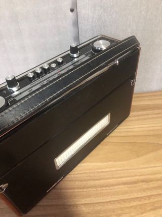 Radio inglesa clásica Roberts VGC 