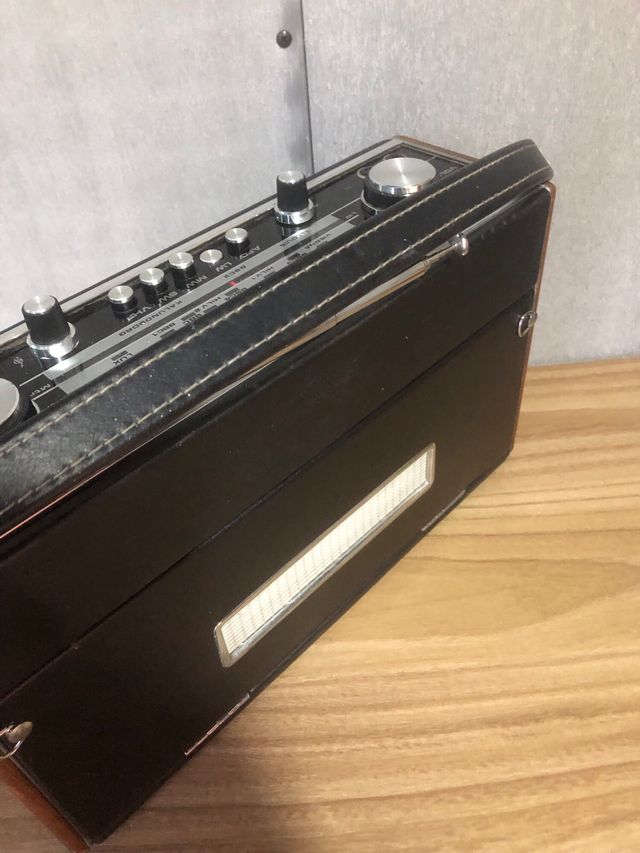 Radio inglesa clásica Roberts VGC