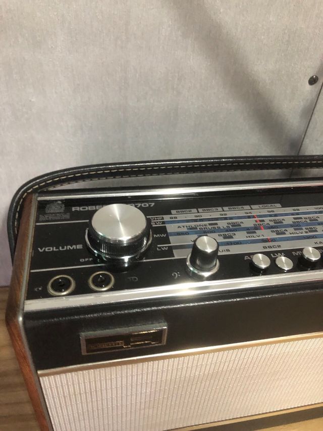 Radio inglesa clásica Roberts VGC