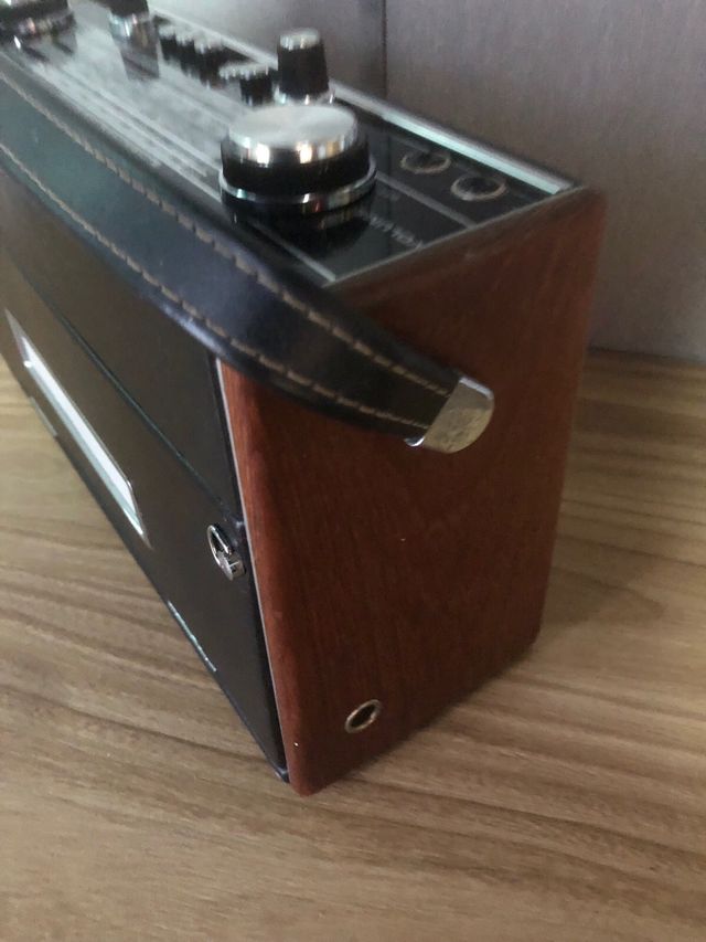 Radio inglesa clásica Roberts VGC