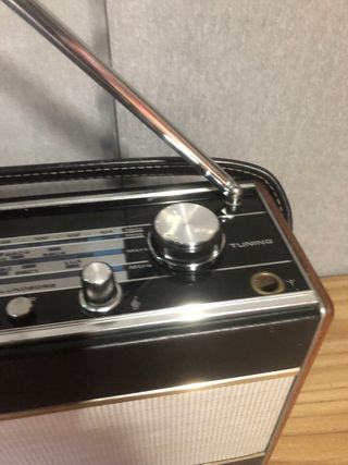 Radio inglesa clásica Roberts VGC 