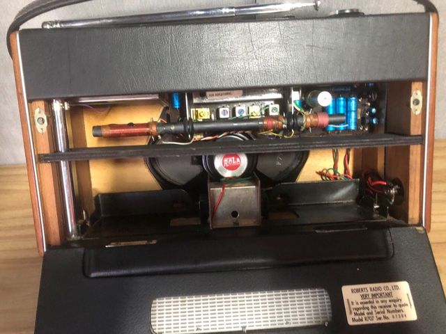 Radio inglesa clásica Roberts VGC