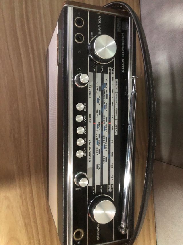 Radio inglesa clásica Roberts VGC
