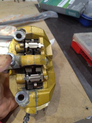 Pinza Freno Suzuki GSXR 1000 2003 Tokico