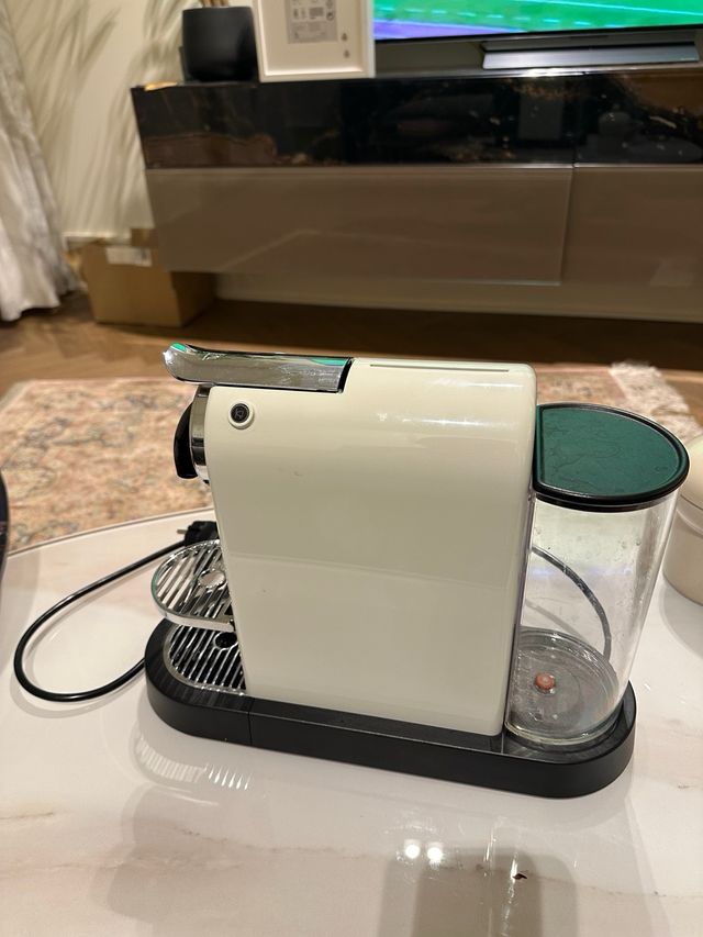 Cafetera Nespresso Citiz Delonghi Blanca