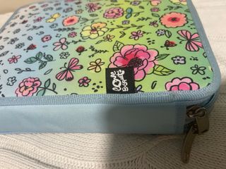 Estuche floral con cremallera