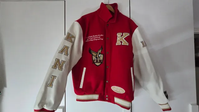 Cazadora Kani Roja y Blanca Nueva