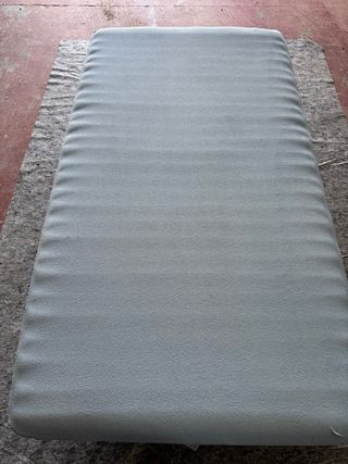 Cama reclinable y colchón en perfecto estado