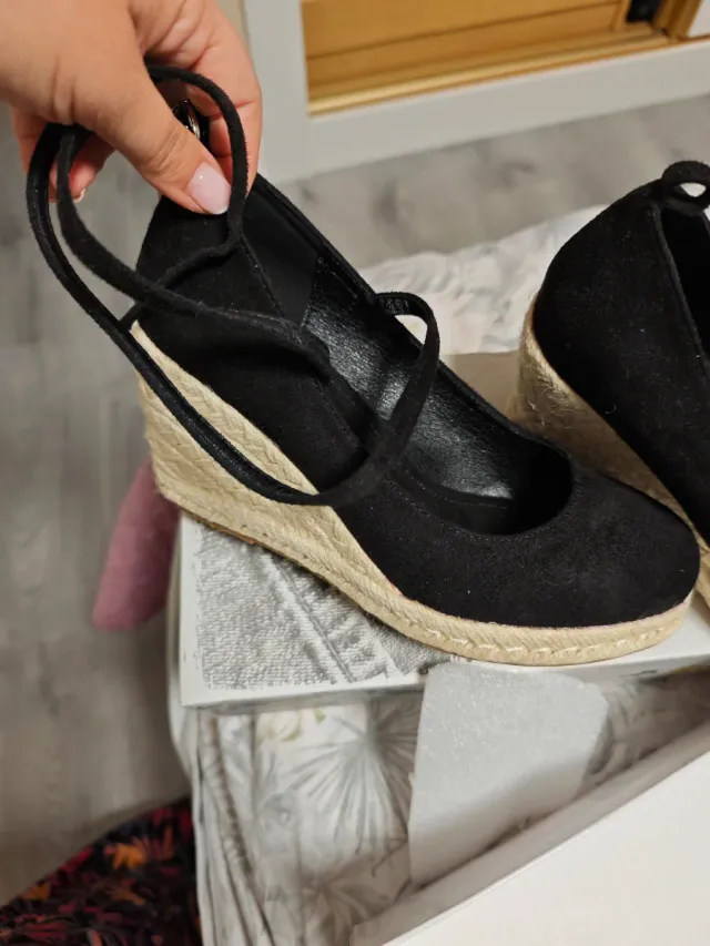 Zapatos de cuña negros