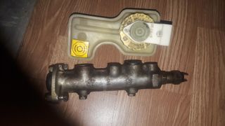 Bomba de freno y depósito Aixam 400