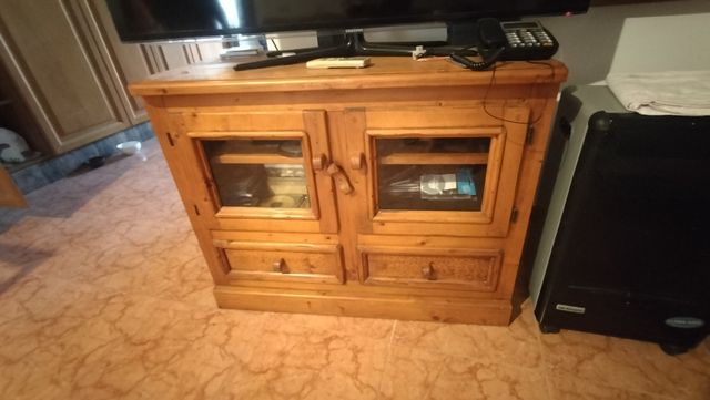 Mesa de TV de madera