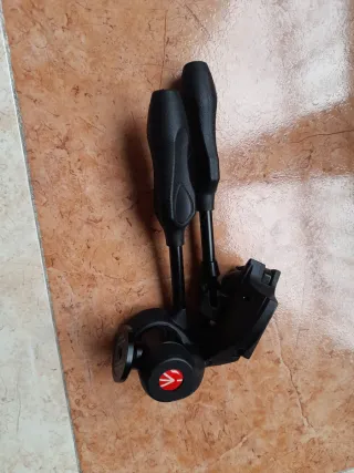 Manfrotto Cabeza de Video . NUNCA FUE USADO.