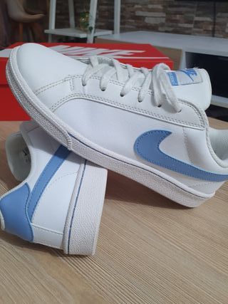 Nike Court Royale2  -T38.5