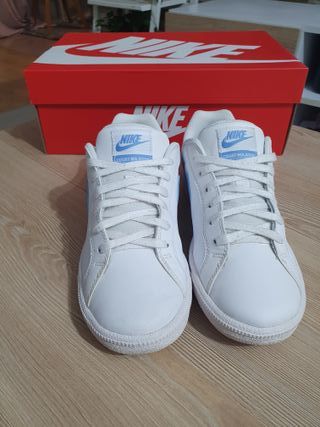 Nike Court Royale2  -T38.5