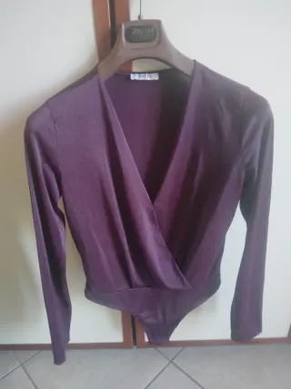 Body bordeaux viola  scollo a V