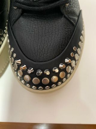 Zapatillas McQ  Talla 37 Negras con Tachuelas