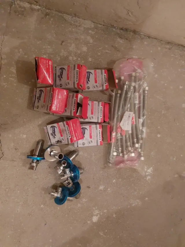 22 Válvulas Escuadra Extra Larga + 10 Latiguillos