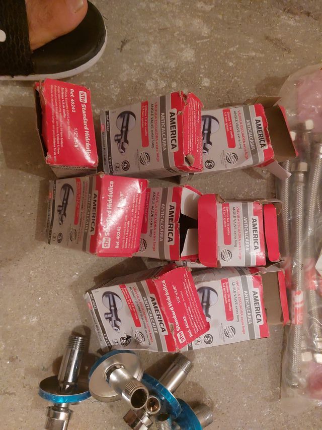 22 Válvulas Escuadra Extra Larga + 10 Latiguillos