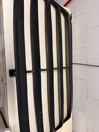 BMW e30 Rejilla trasera BMW E30 Louber