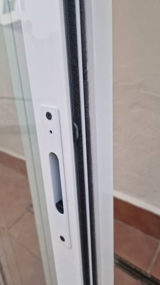 Ventana aluminio con persiana