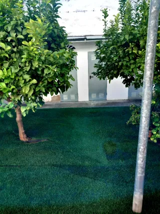 Vivienda con jardín comunitario en venta