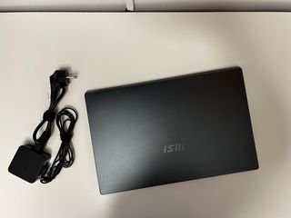 MSI Modern 15 A11MU-60XES Portátil Fino Elegante