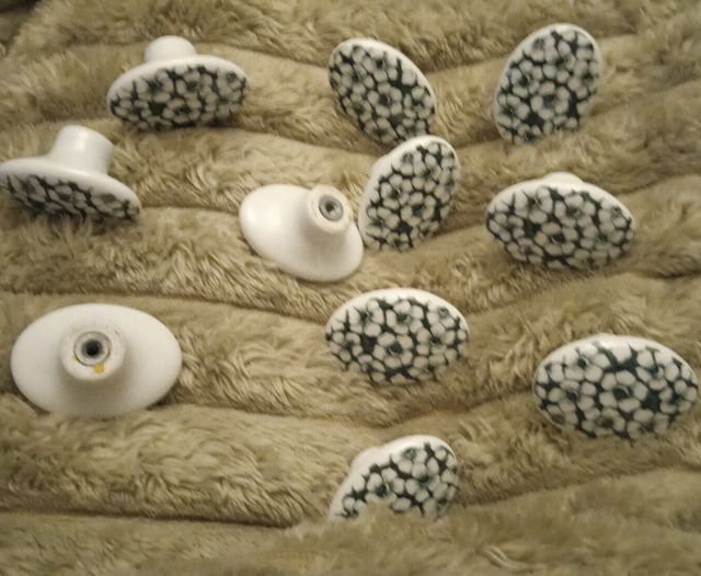 Maniglie vintage in ceramica verde e bianca