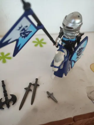 Muñeco Caballero con Caballo y Accesorios