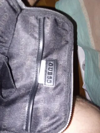 Bandolera Guess gris nueva