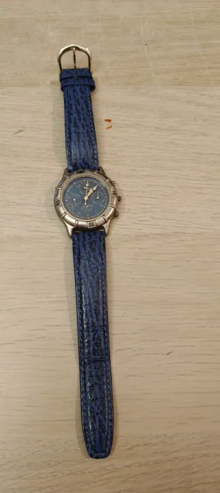 Reloj de pulsera hombre azul y plateado