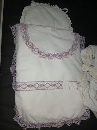 Saco y bolso para bebé blanco