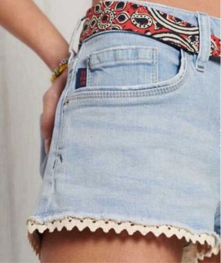 Talla XXS. Short vaquero con puntilla SUPERDRY
