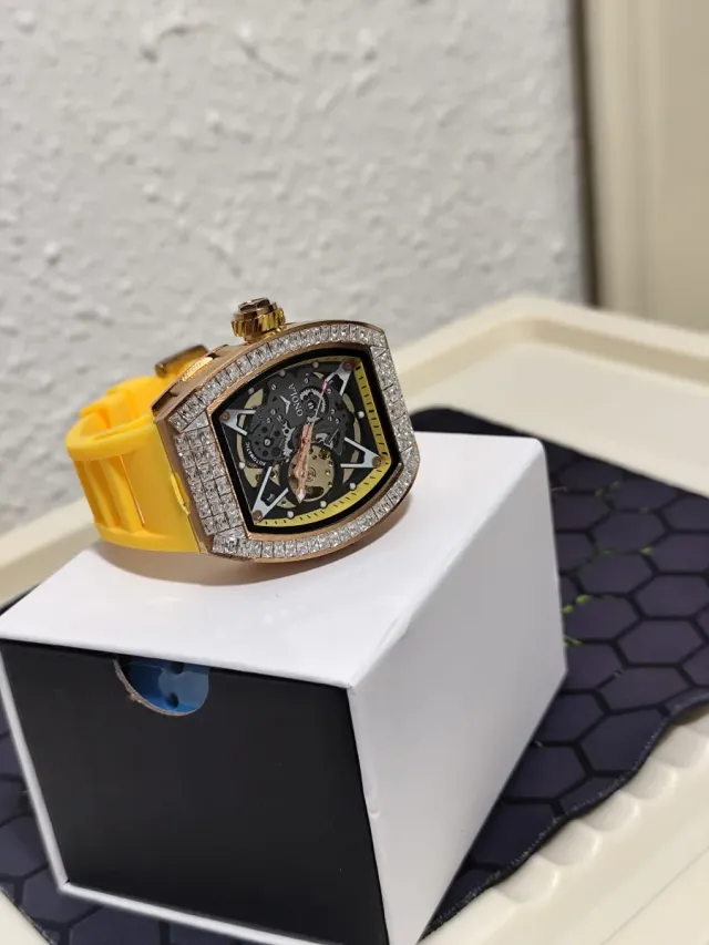 Reloj ONOLA Automático Dorado y Amarillo