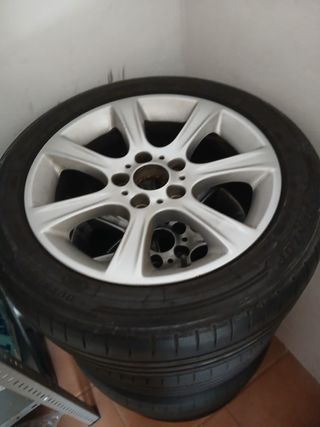 Llantas BMW  originales ,con neumáticos usados