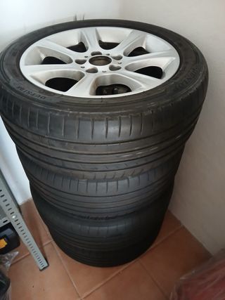 Llantas BMW  originales ,con neumáticos usados