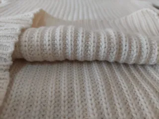 Jersey de lana beige. Talla S