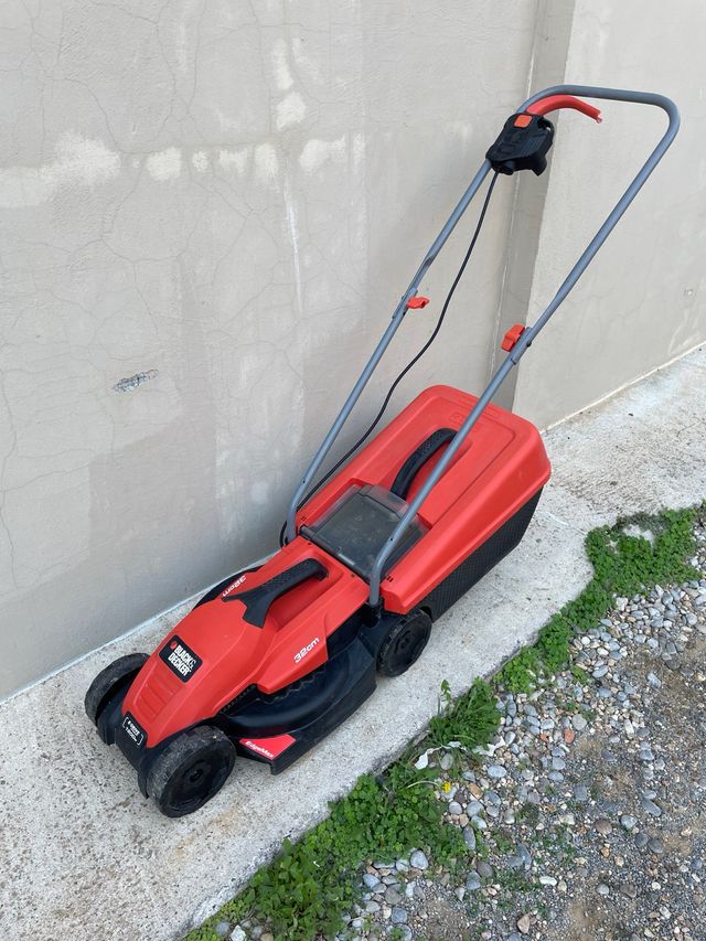 Cortacésped Black+Decker E-Drive 32cm