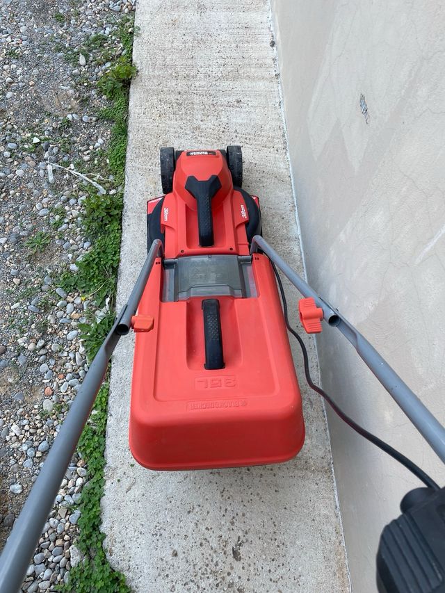 Cortacésped Black+Decker E-Drive 32cm