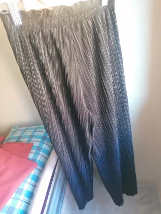 Pantalón Zara Negro Plisado