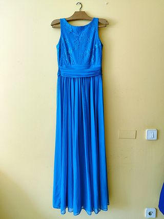 Vestido largo azul con espalda descubierta
