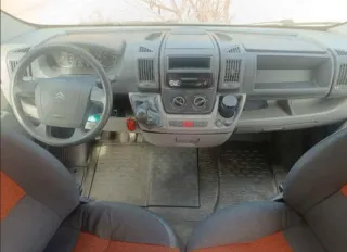 Autocaravana con 9500KM