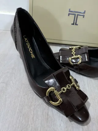 Zapatos de tacón Latouche. color burdeos talla 38.