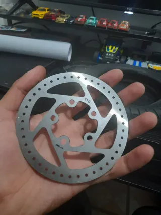 Patinete eléctrico gris
Con piezas de extra