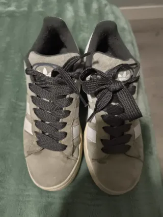 Adidas Campus Grises y Blancas