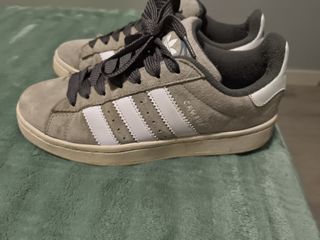 Adidas Campus Grises y Blancas