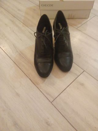 Zapatos Geox cordones negros talla 39