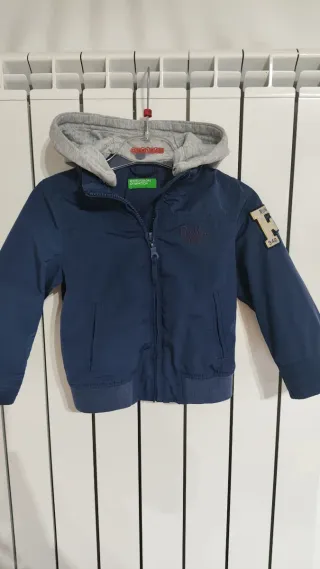 Giubbotto Benetton blu con cappuccio