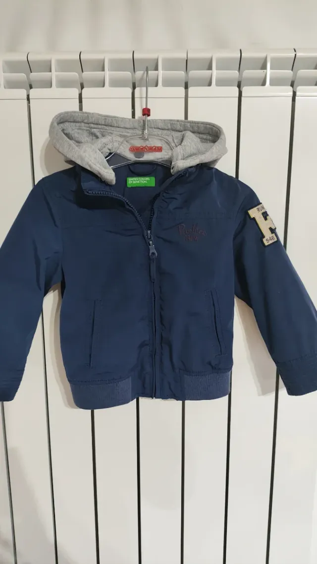 Giubbotto Benetton blu con cappuccio